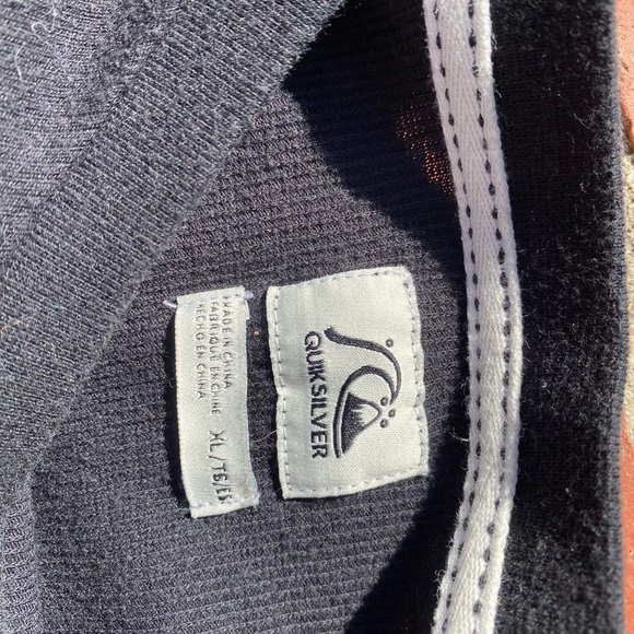 Quicksilver young mans Junior size Xlarge - Picture 2 of 2